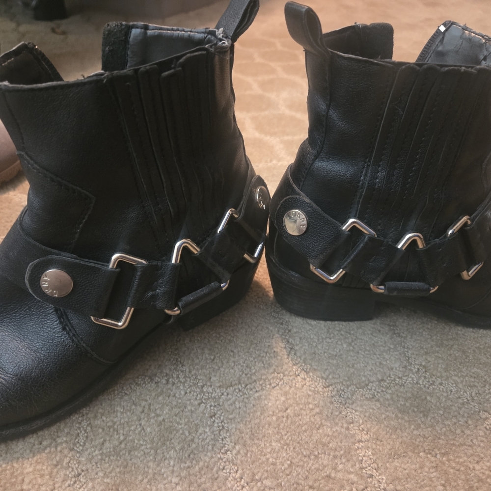 Women's 7 1/2 DKNY Black Leather Boots